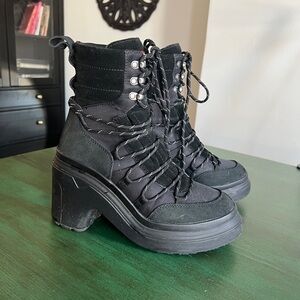 Hunter Black Lace-Up chunky Heeled winter Boots